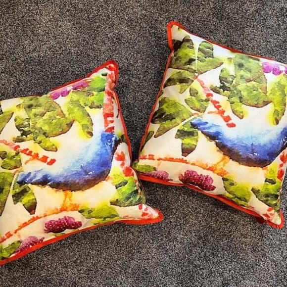 *NEW* GLOBAL VIEWS Emma's Silk Accent Pillow (Ret $222.50) - Picture 3 of 4